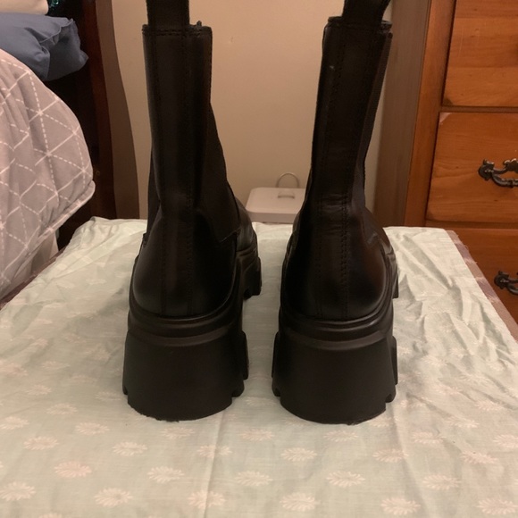 COPY - Chunky Zara Boots - Picture 4 of 5
